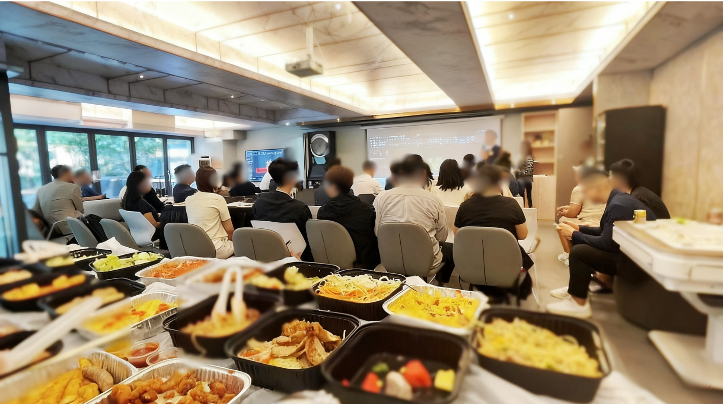 The Grand Lounge 餐飲服務